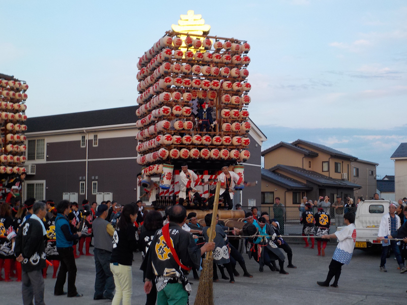 伏木曳山車祭