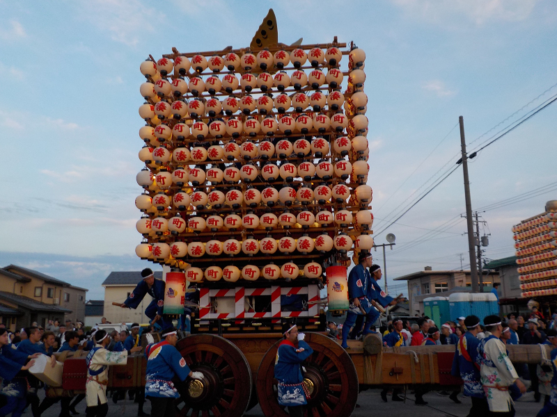 伏木曳山車祭